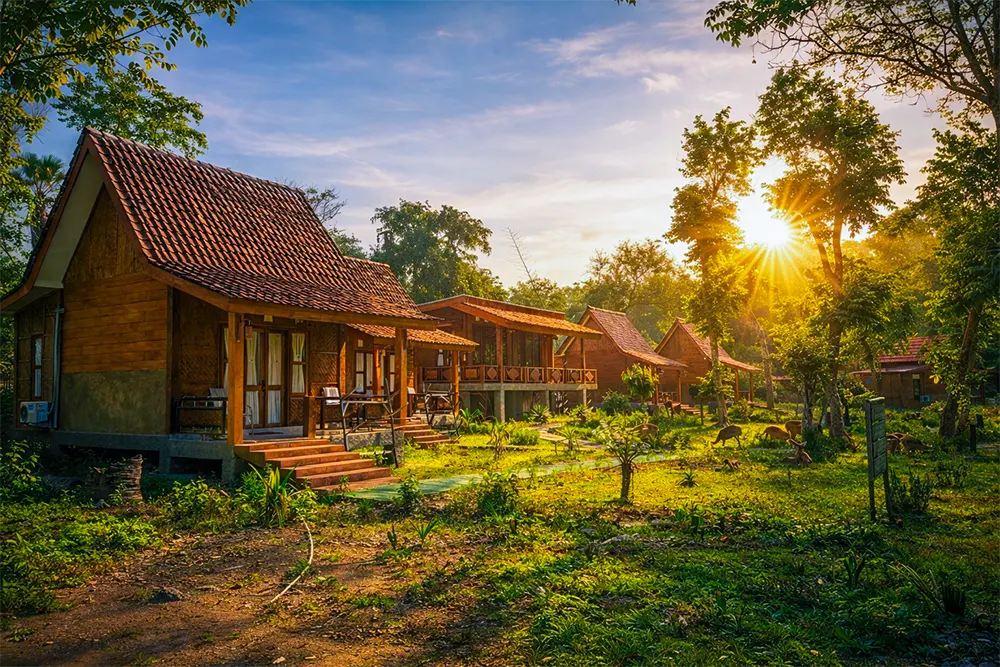 best g land surf accommodation for solo surfers, couples and groups