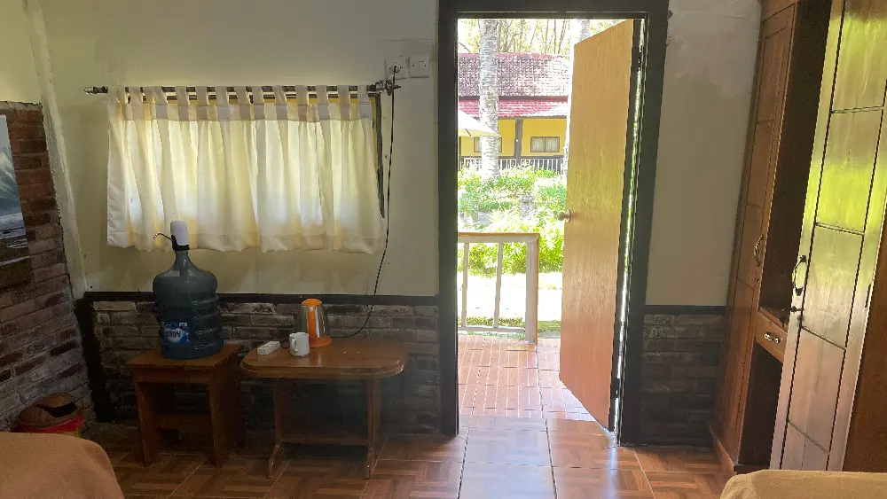 budget room accommodation near sea gland2